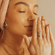 Load image into Gallery viewer, The Giver Illuminative Cleansing Oil & Makeup Dissolver